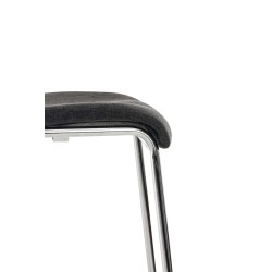 Taburete de bar de tela Hoover de 4 patas con estructura cromada en gris oscuro