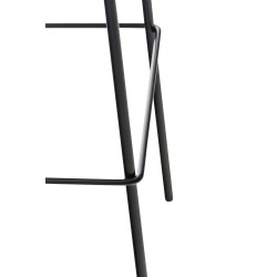 Taburete de bar de tela Hoover de 4 patas con estructura en color negro y marrón