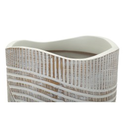 Elegante jarrón de resina y madera, 18 cm de diámetro x 45 cm de alto.