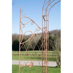 Arco de rosas con puerta Melissa marrón antigua