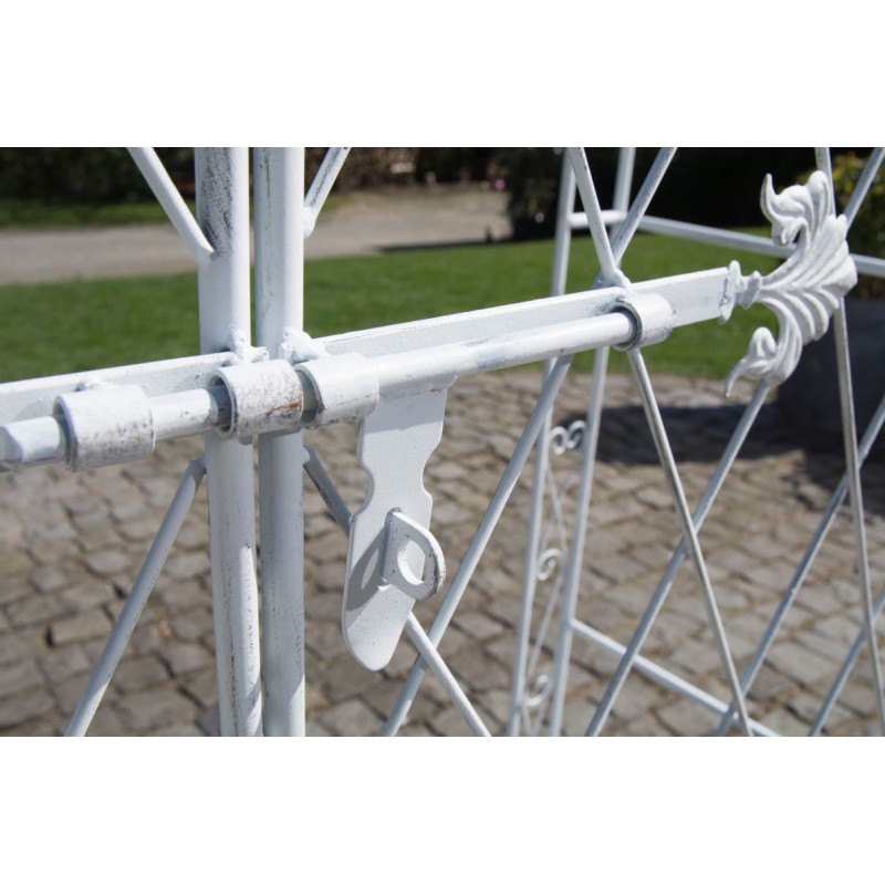 Arco de rosas con puerta Melissa blanca antigua