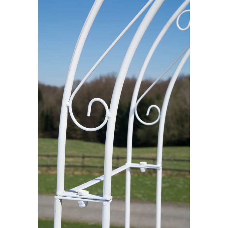 Arco de rosas con puerta de Melissa blanca