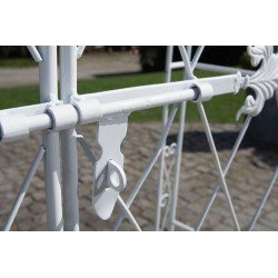 Arco de rosas con puerta de Melissa blanca