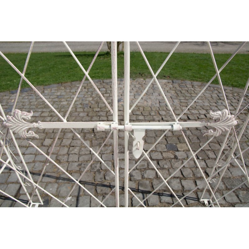 Arco de rosas con puerta Melissa color crema antigua