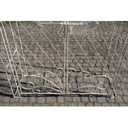 Arco de rosas con puerta Melissa color crema antigua