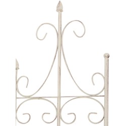 enrejado antiguo de lila crema