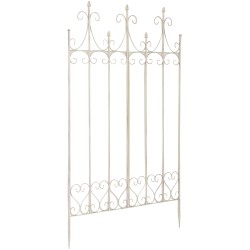 enrejado antiguo de lila crema