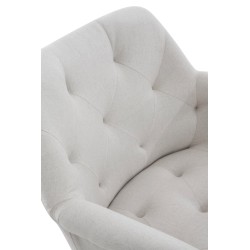 Silla de comedor Langford, tapizada en tela beige.