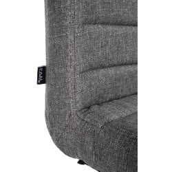 Juego de 2 sillas de comedor Elvas, tapizadas en tela gris.