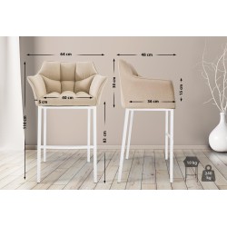 Taburete de bar Damaso tapizado en tela blanca, con base de cuatro patas. Color crema.