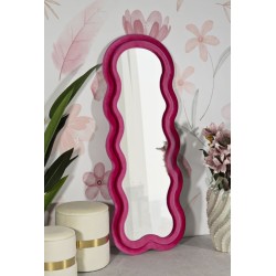 Espejo de pared Miki en terciopelo fucsia, 60x4x160 cm (espejo 39x135 cm) – Color vibrante y estilo audaz